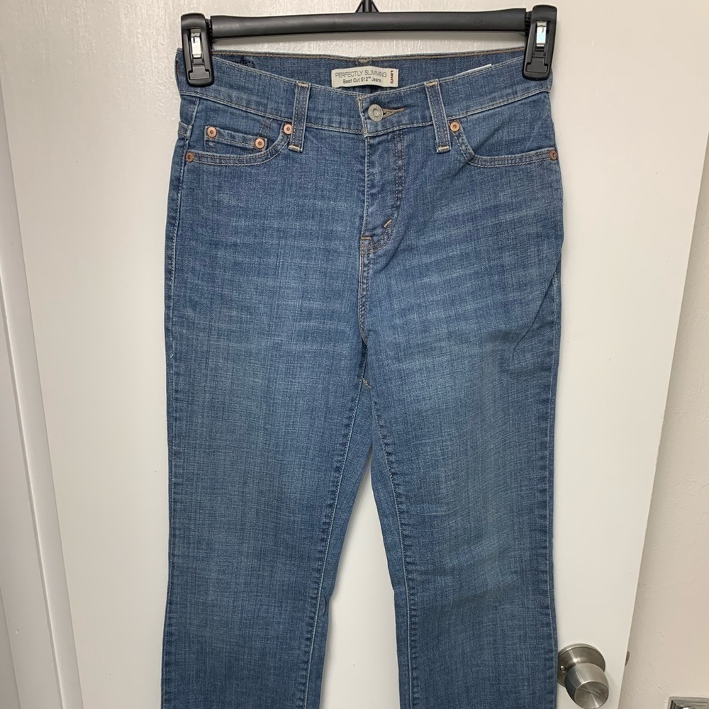 LEVI’S Perfectly Slimming Boot Cut 512 Levi Jeans, NWOT 👖 HP 9/8, 9/19